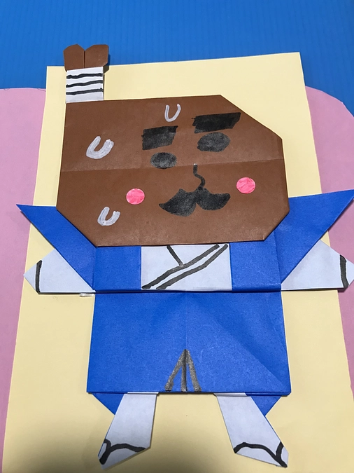 香川県丸亀市立中央図書館での展示が始まりました。