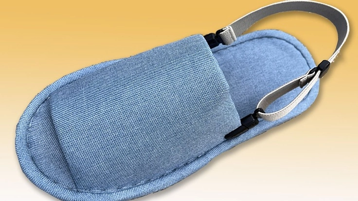 主に義足の方に向けたスリッパ・サンダル飛散防止補助具