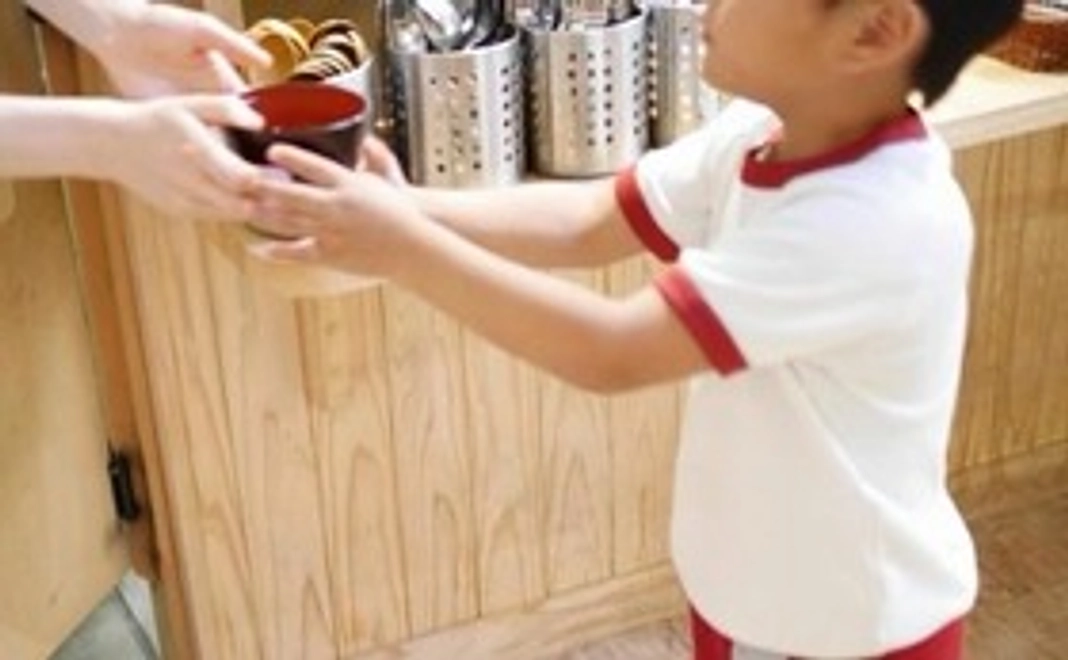 サポーター認定カード・食事代10%オフ・店内の壁にお名前を記載(30mm×150mm枠)