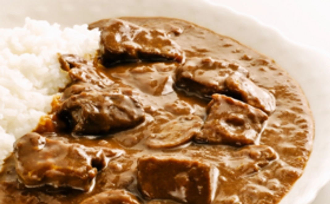 完成したスーパー乳酸菌飲料＋牛タンカレーのセット