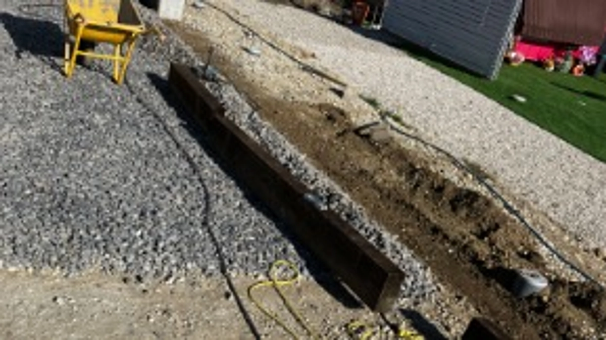 輪止め工事スタート🔨