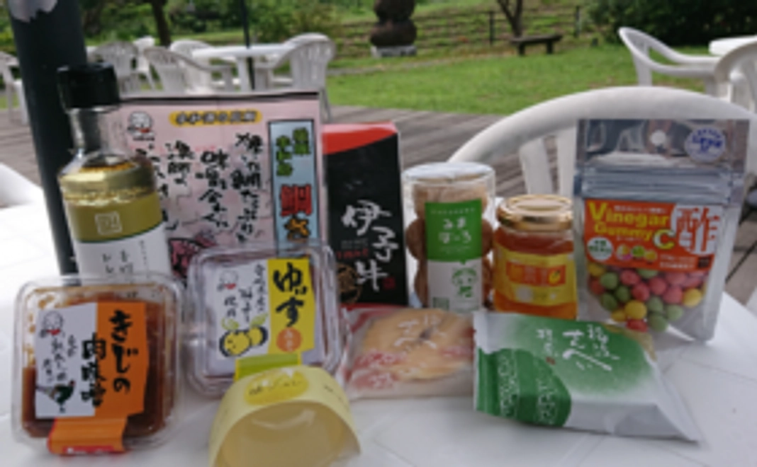 宇和島の美味しいご飯とお供５種とオヤツ５つ