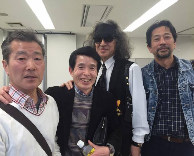 写真右から2番目：寺本建雄先生