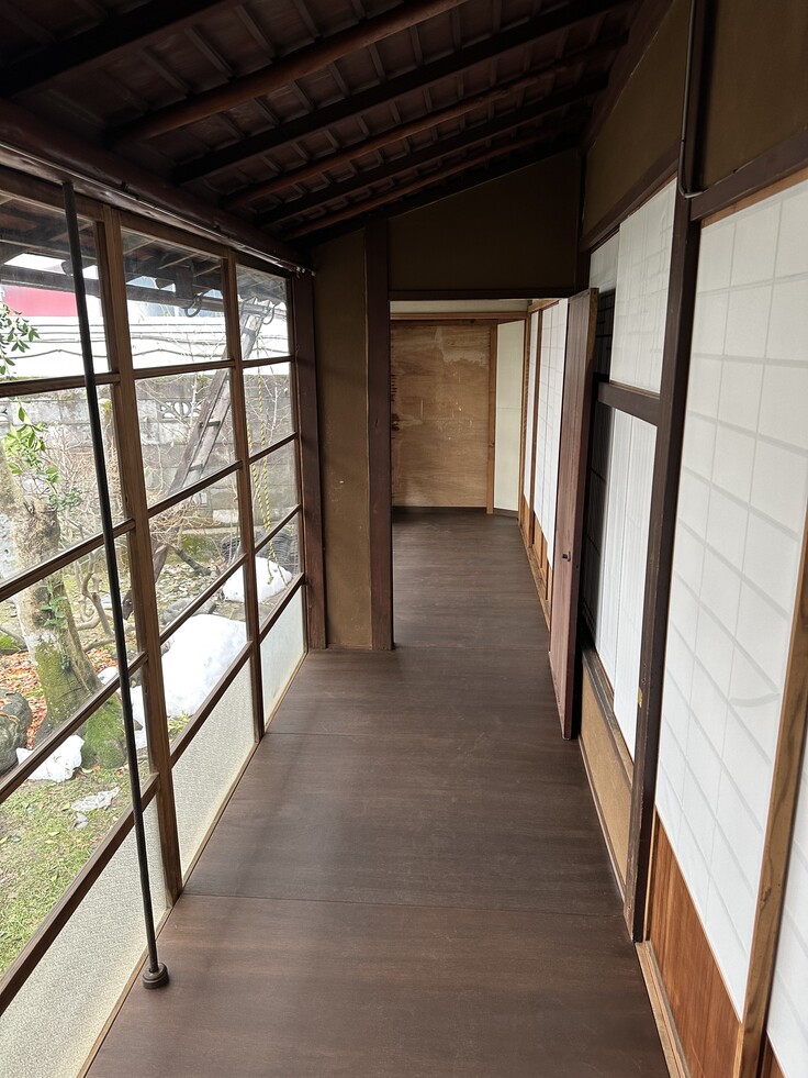 金沢にじのま　庭園の見える縁側廊下＆個別相談室