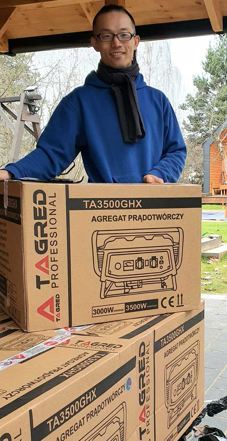 オデーサへ、ハリキウへ、リヴィウへ発電機を発送