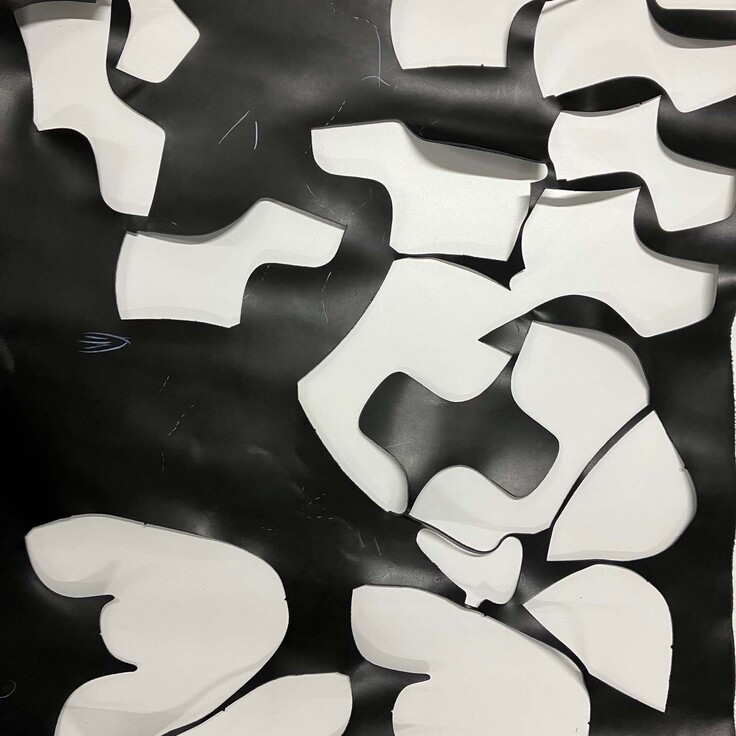 靴制作時に出る端革