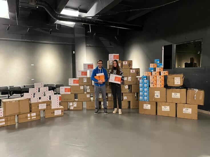 ポータブル発電機を搬入