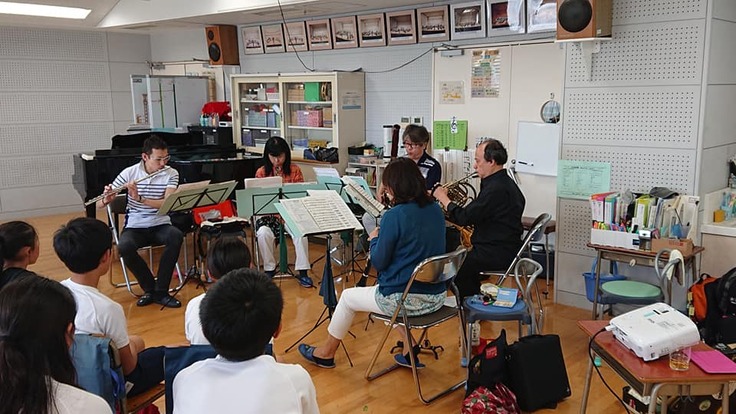音楽室での演奏の様子