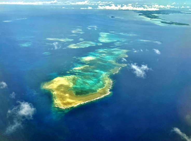八重干瀬と宮古島
