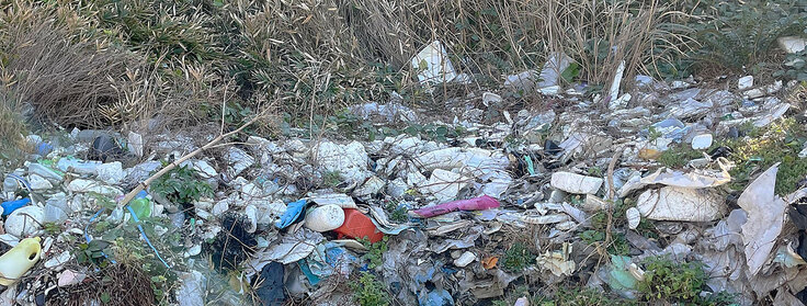 溜まったプラごみ