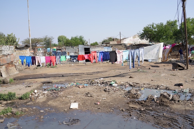 ウェディング雑誌を見つけたスラム街②