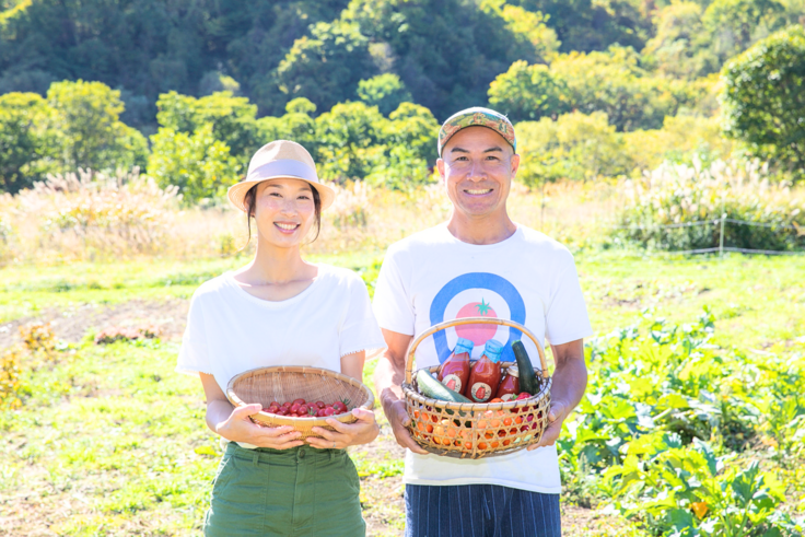 幸所太士と桂子　農園にて