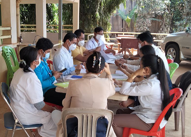 カンボジア　保健センタースタッフ会議