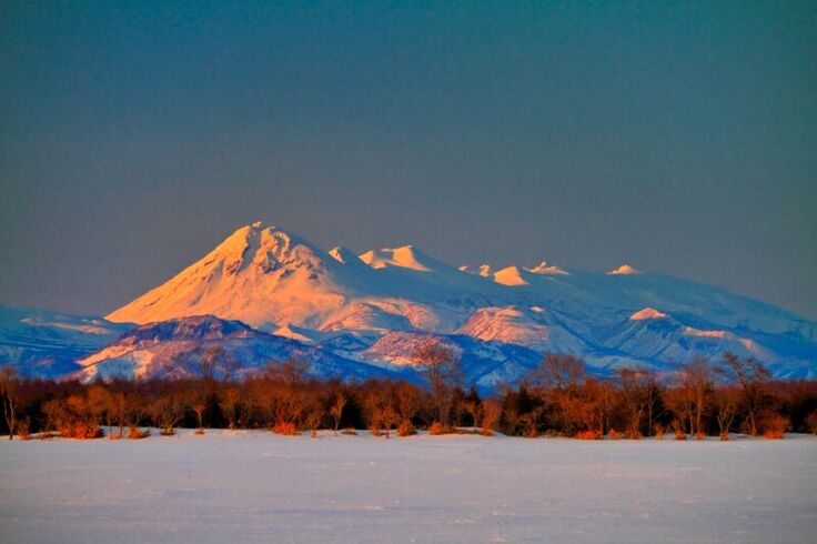 知床連、峰羅臼岳の夕景