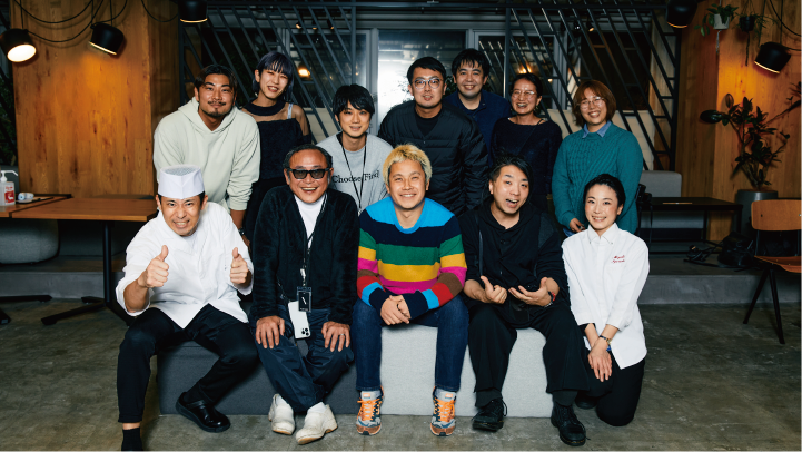 ダイバースシのプロジェクトメンバーの集合写真