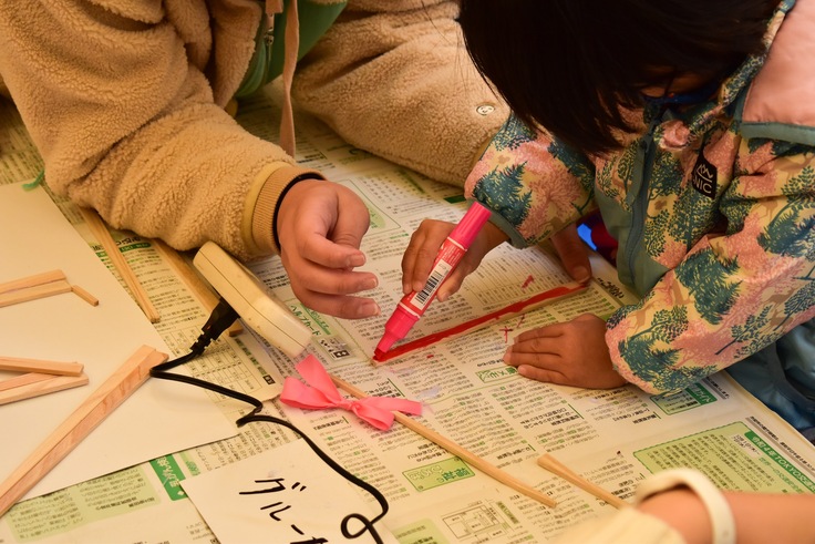 わりばしいろぬり