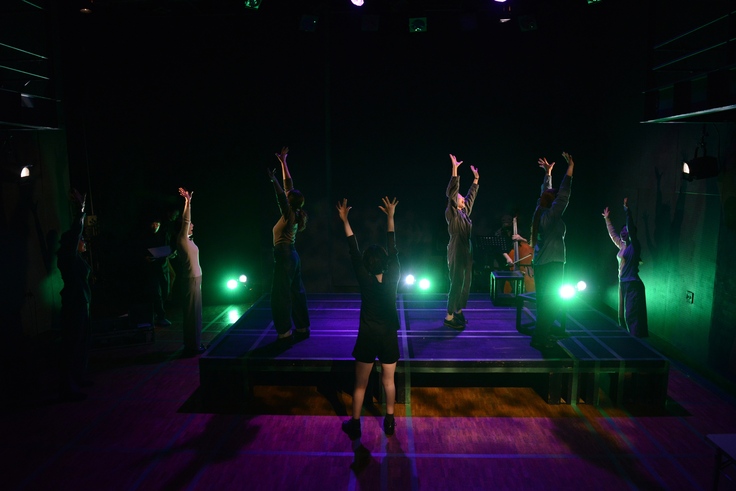 明後日の方向『長い墓標の列』舞台写真©️村山恒平