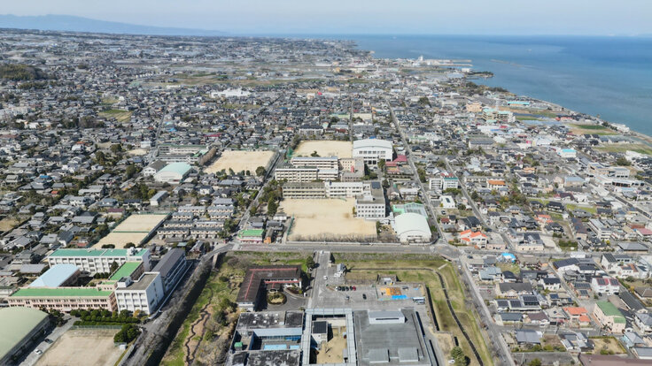 島原城上空から望む第一小学校