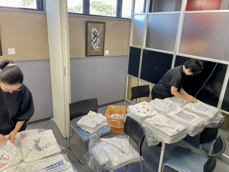 アートおしぼり　仕分け作業2