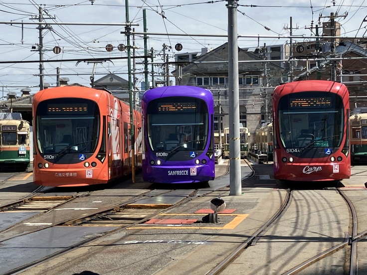 スマホ撮影のため方向幕が見えませんがご容赦ください