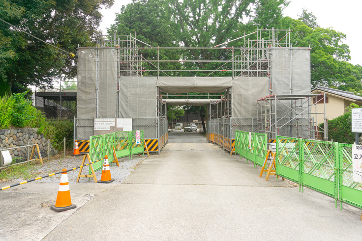 北門の修繕の様子