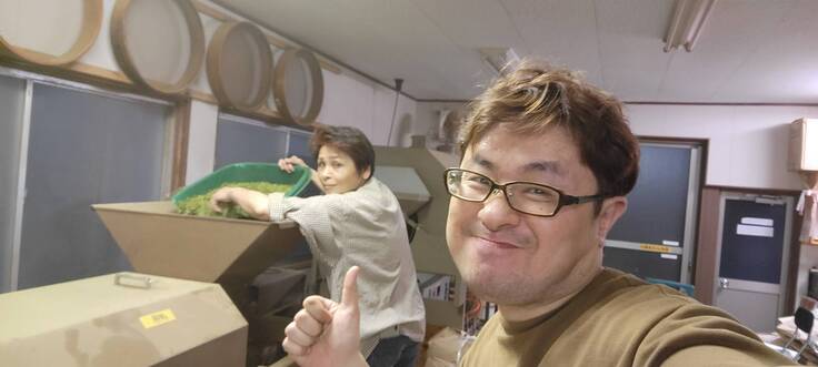 母と弟の作業場風景