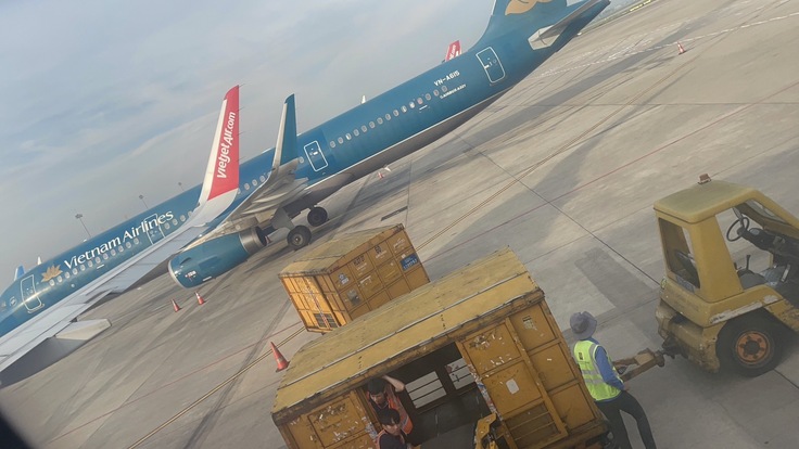 タンソンニャット空港