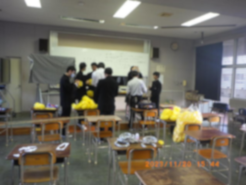 当日の縁日で使う道具の準備の様子