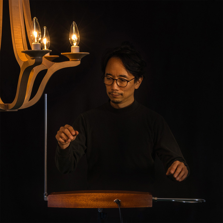 新しいテルミンとシャンデリア / IKURU SUTO イクルデザイン