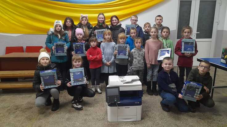 ウクライナ・リヴィウ州にある小さな町カミェンナ・ブツカの子ども達にプリンターと卓球セットが届きました