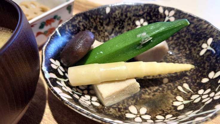 煮物（里芋，すす筍，しいたけ，おくら，高野豆腐など）