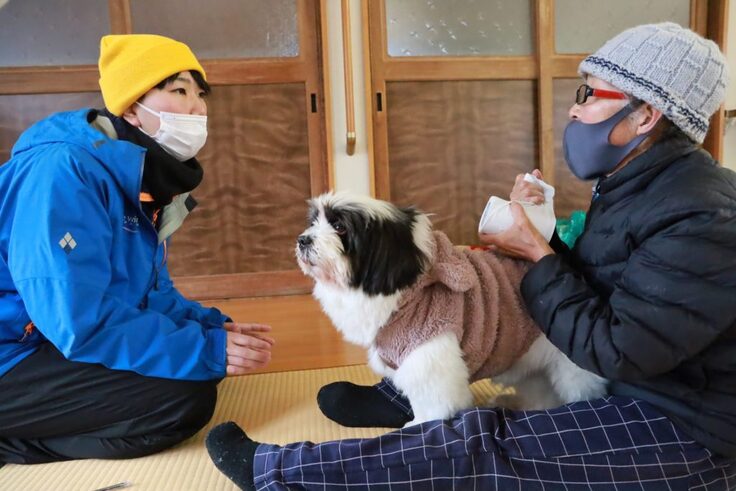 珠洲市三崎町の集会所にて聞き取り調査の様子