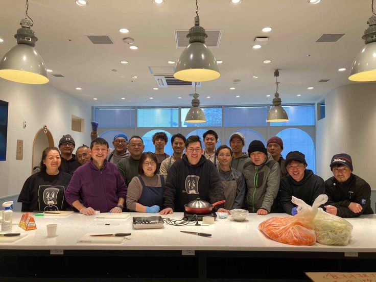 気持ちまで暗くならないように明るく続けた炊き出しのメンバー