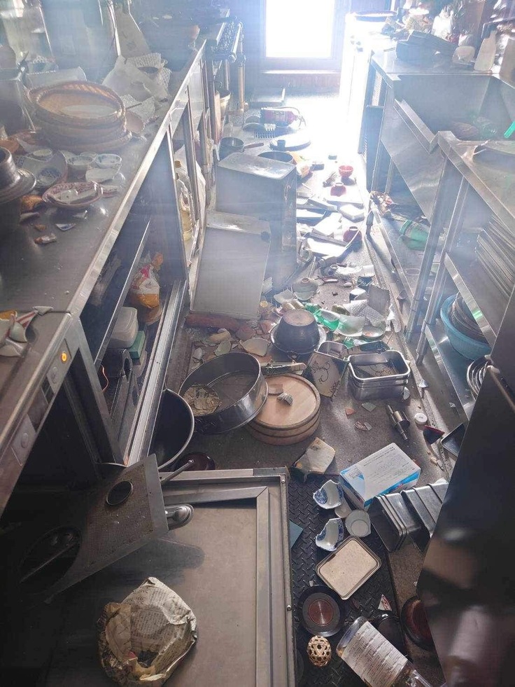 割れた器の中には江戸時代の物や人間国宝の作品など美術品と言えるものも多くあった