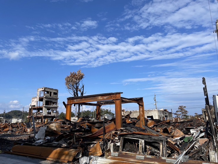 焼けてしまった天田商店　必ず再建します