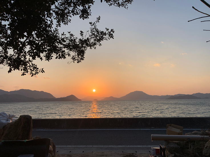 夕日の沈む様子