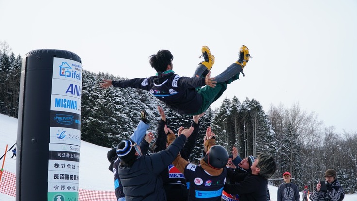 サプライズ胴上げ