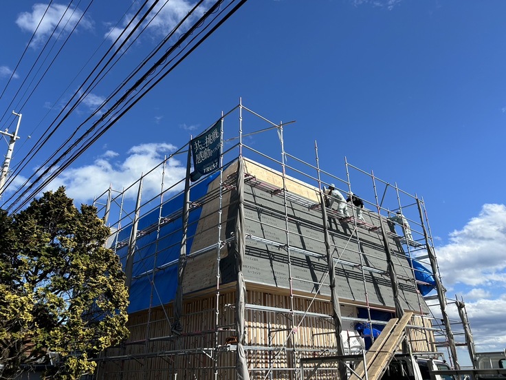 屋根の張り上げ