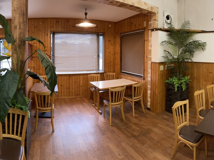 オープン前のお店の客席