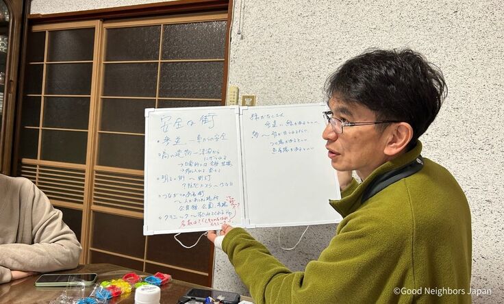 GNJPスタッフへの研修を行う心理社会的支援専門家の先生