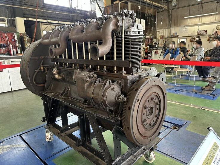 九州大学「内燃機関研究室」より寄贈されたエンジンの製造年を推定し