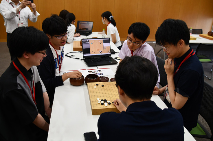 囲碁AIも活用しながら実施された、強化合宿の練習風景。