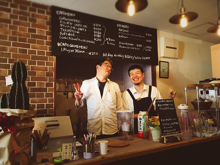 左：黒田オーナー・右：大坪店長