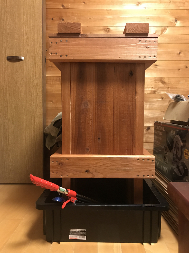 私がつくったミミズコンポストは室内置き