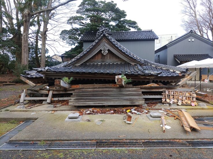 地震直後の子安神社