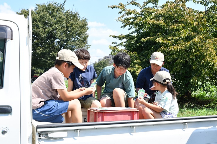 軽トラの上でカードゲームができたら！