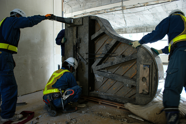 石巻市・雄勝中被災ピアノ