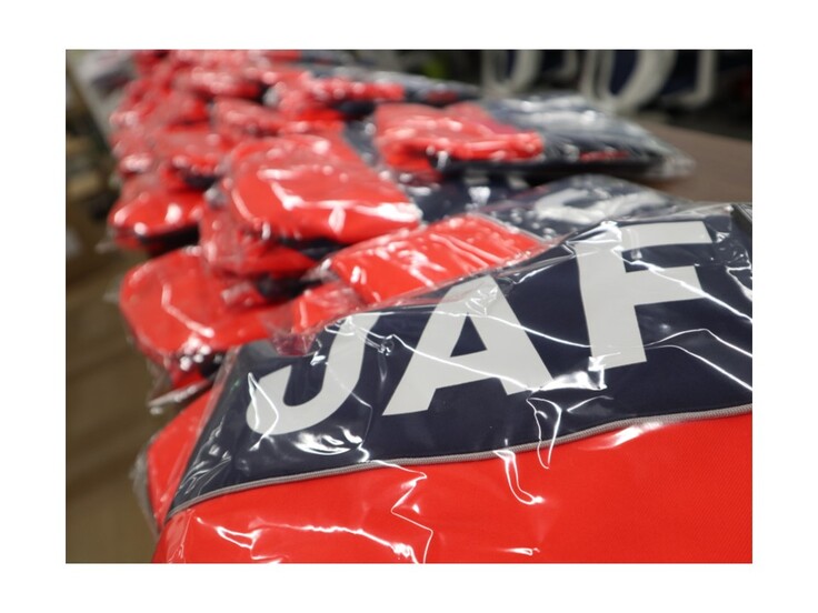 納品された商品が多く並んでいる様子