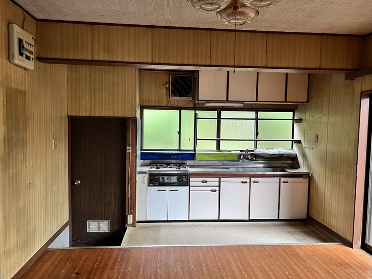 外から直接キッチンへ荷物を搬入できます。