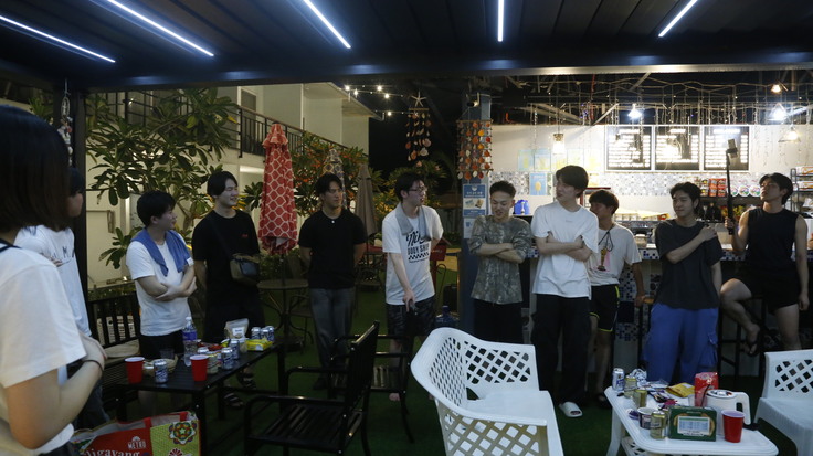 名前を憶え合う様子